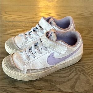 Nike Kids' Sneakers in White and Light Purple